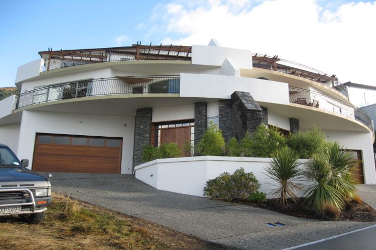 Photo of property in 5b Manata Lane, Fernhill, Queenstown, 9300