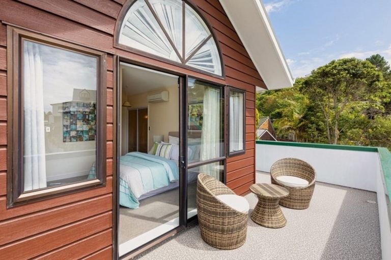 Photo of property in 15 Penguin Drive, Murrays Bay, Auckland, 0630