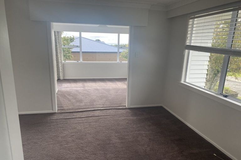 Photo of property in 42 Awanui Street, Merrilands, New Plymouth, 4312