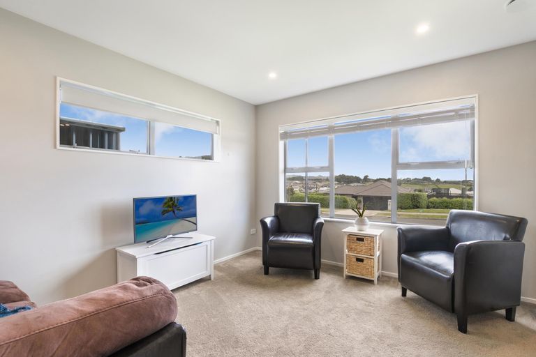 Photo of property in 10 Pyne Crescent, Pokeno, 2402