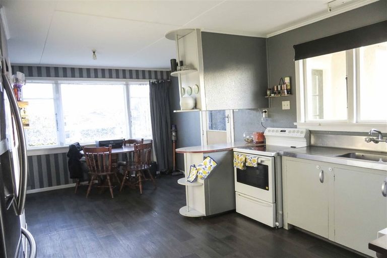 Photo of property in 92 Cargill Street, Waikiwi, Invercargill, 9810