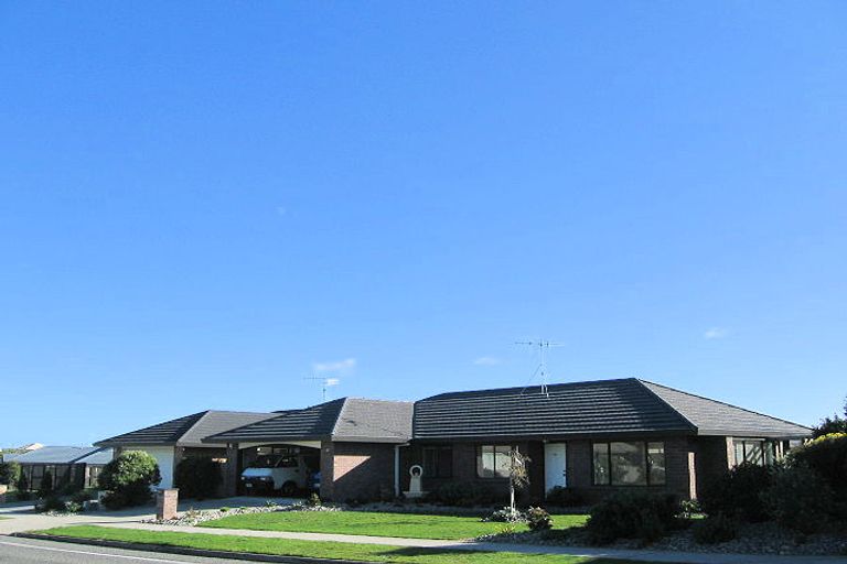 Photo of property in 36 Realm Drive, Paraparaumu, 5032