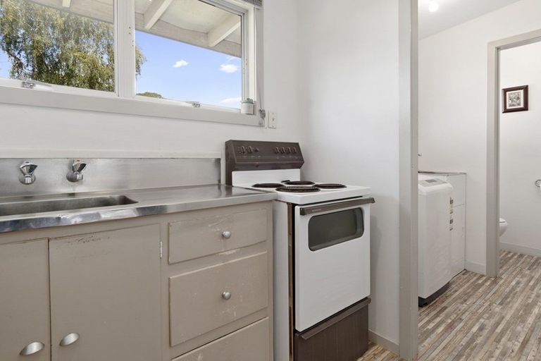 Photo of property in 22 Kingswood Road, Brookfield, Tauranga, 3110