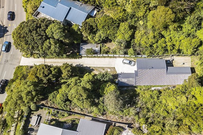 Photo of property in 18 Paremata Crescent, Paremata, Porirua, 5024