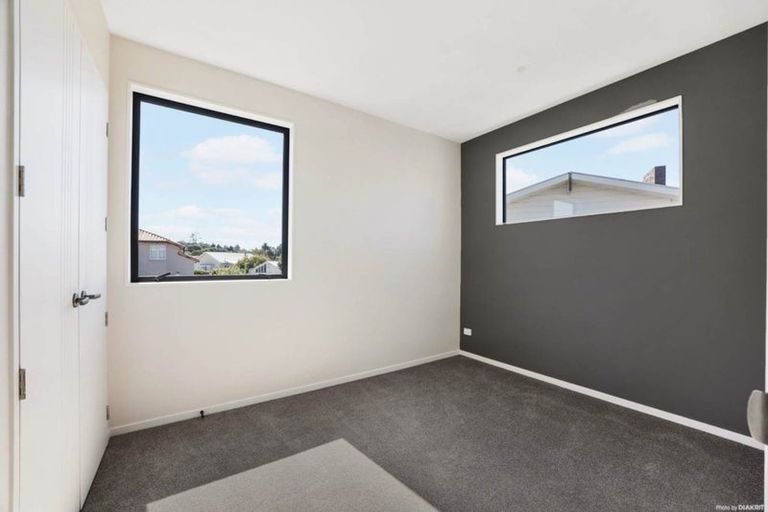 Photo of property in 4b The Parade, Bucklands Beach, Auckland, 2012