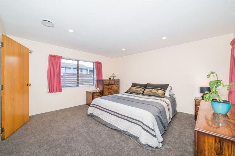 Photo of property in 28 Kentucky Way, Awapuni, Palmerston North, 4412