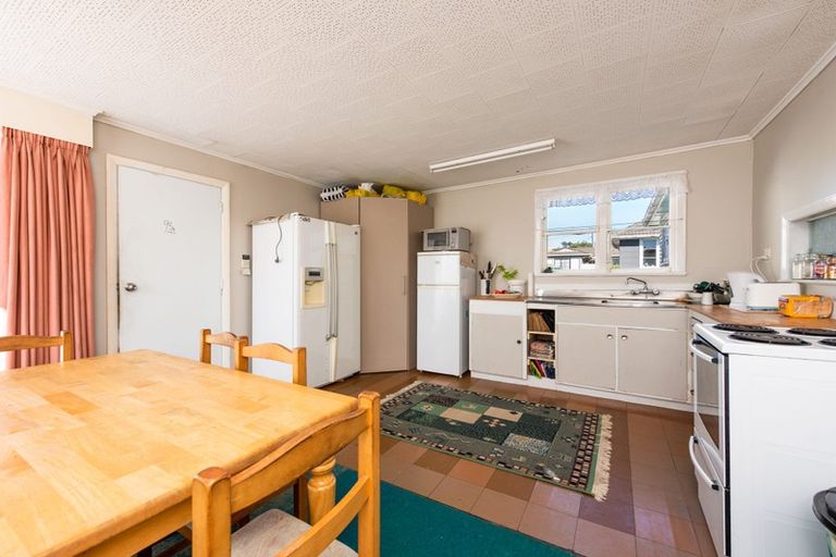 Photo of property in 95 Moorefield Road, Johnsonville, Wellington, 6037