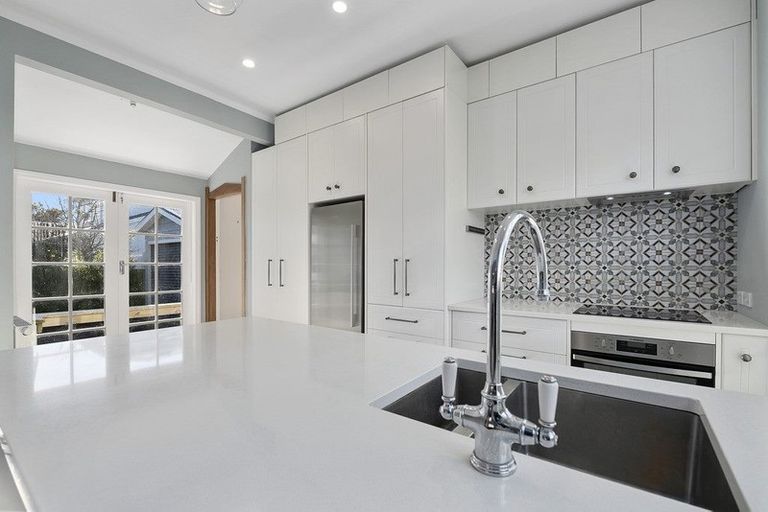 Photo of property in 24 Fitzherbert Street, Alicetown, Lower Hutt, 5010