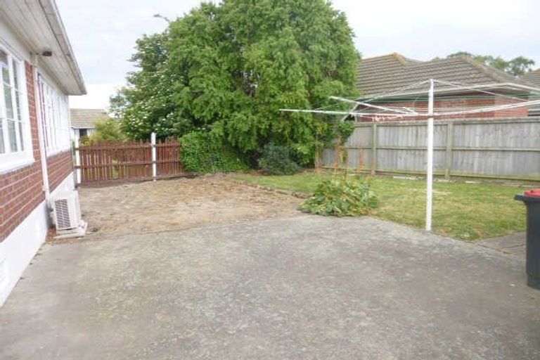 Photo of property in 2 Kawaka Street, Riccarton, Christchurch, 8041