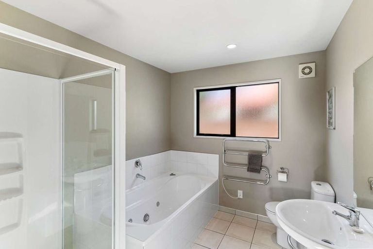 Photo of property in 5 Mica Place, Northwood, Christchurch, 8051