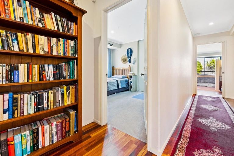 Photo of property in 20 Anchorite Way, Red Beach, 0932