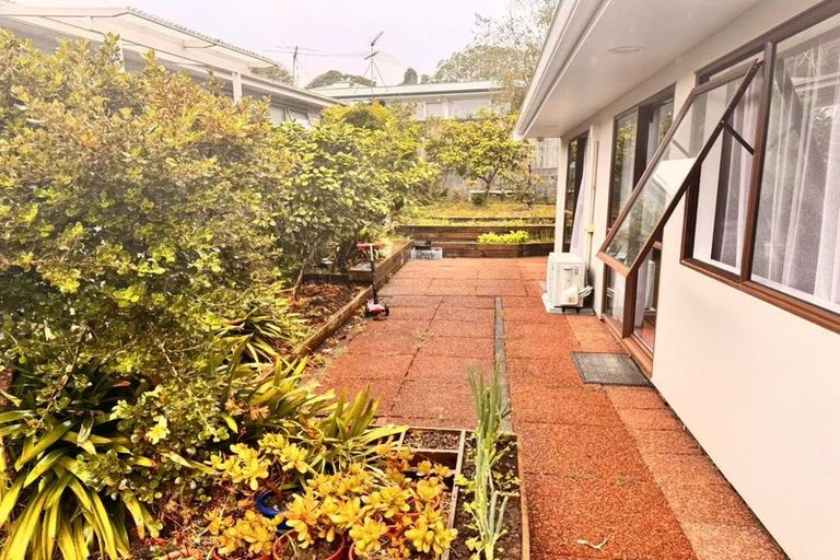 Photo of property in 20 Karetu Road, Greenlane, Auckland, 1051