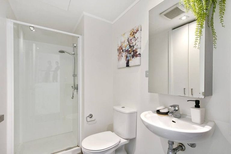 Photo of property in The Volt Apartments, 1401/430 Queen Street, Auckland Central, Auckland, 1010