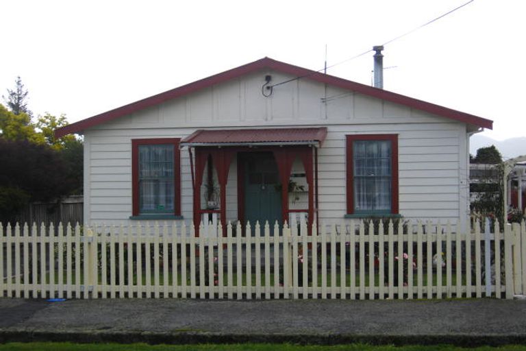 Photo of property in 8 Wyndham Street, Carterton, 5713