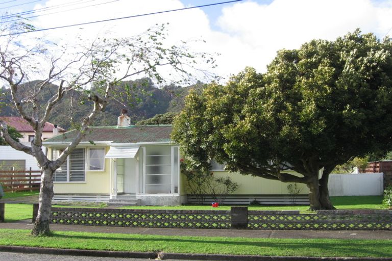 Photo of property in 2 Clement Grove, Taita, Lower Hutt, 5011