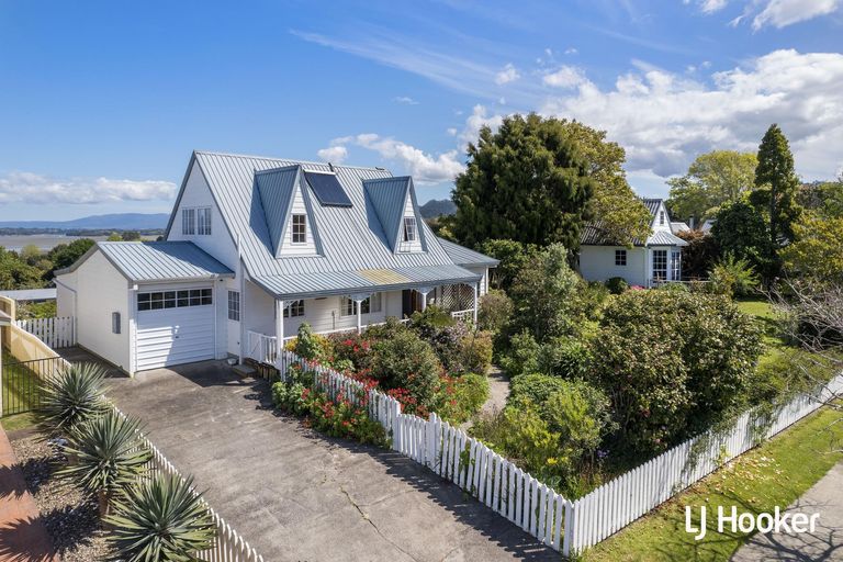 Photo of property in 4 Adela Stewart Drive West, Athenree, Katikati, 3177