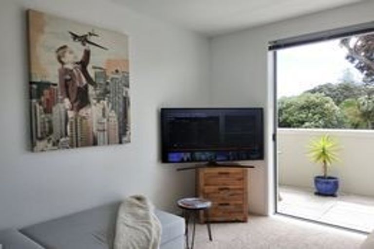 Photo of property in 9/3 Riverside Road, Orewa, 0931