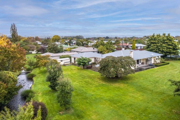 Photo of property in 12 Weka Place, Masterton, 5810