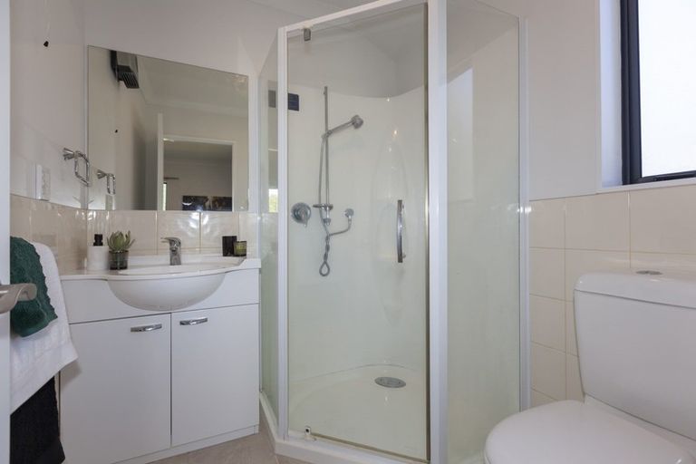 Photo of property in 6 Cascade Way, Paraparaumu, 5032