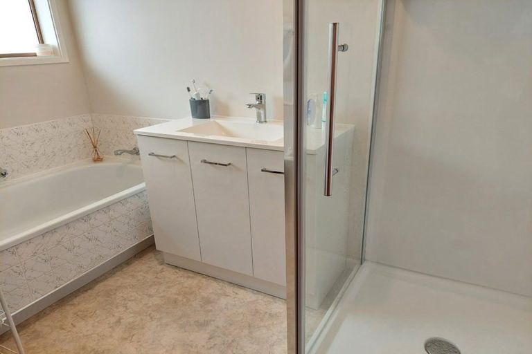 Photo of property in 1/54 Highland Park Drive, Highland Park, Auckland, 2010