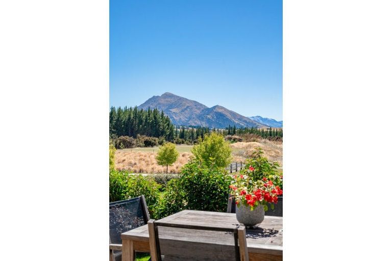 Photo of property in 8 Tahi Street, Albert Town, Wanaka, 9305