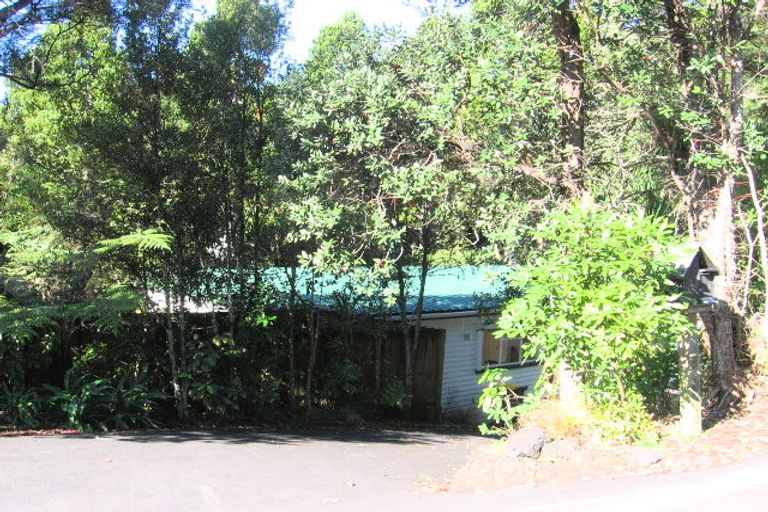 Photo of property in 24 Kopiko Road, Titirangi, Auckland, 0604