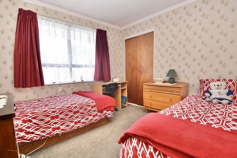 Photo of property in 16a Seddon Street, Carterton, 5713