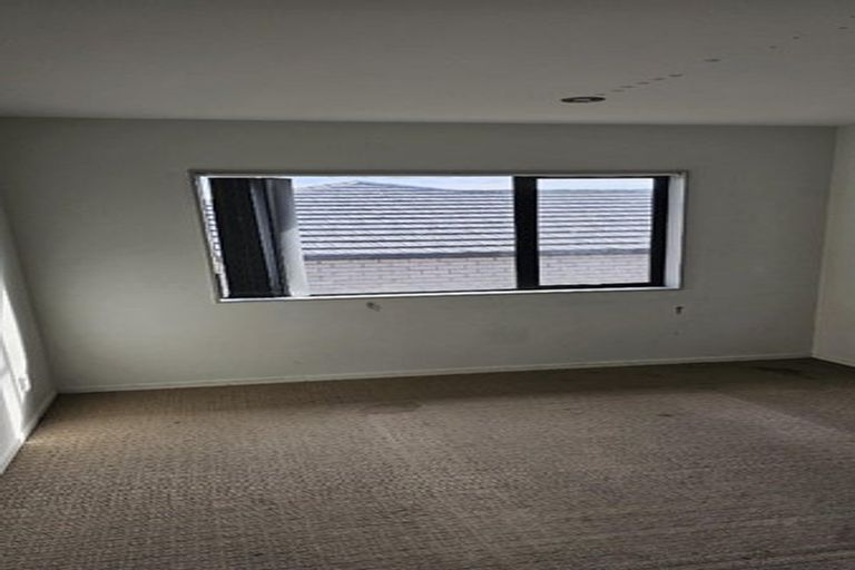 Photo of property in 10 Vino Cina Heights, Ranui, Auckland, 0612