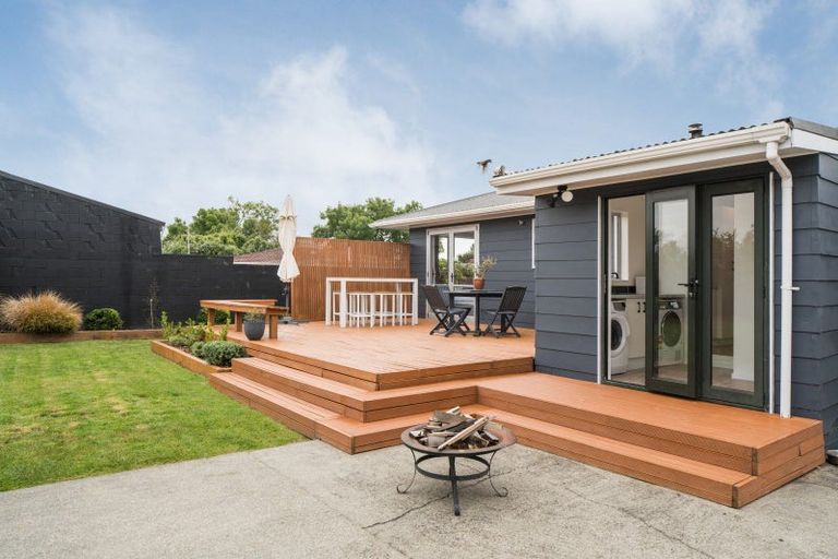 Photo of property in 9 Hinau Place, Cloverlea, Palmerston North, 4412