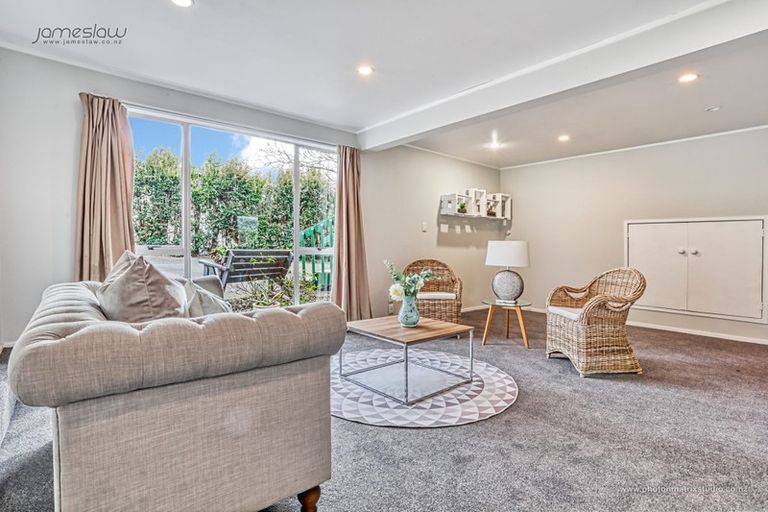 Photo of property in 28 Reynella Drive, Massey, Auckland, 0614