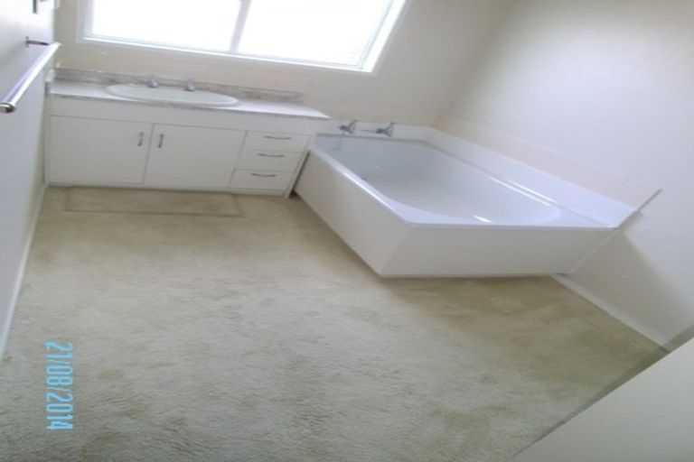 Photo of property in 1 Winiata Place, Otaki, 5512