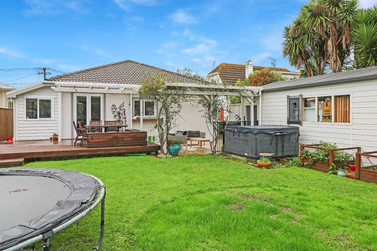 Photo of property in 9 Brasell Street, Fairfield, Lower Hutt, 5011
