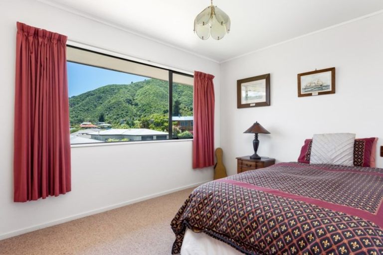 Photo of property in 68 Moana View Road, Waikawa, Picton, 7220