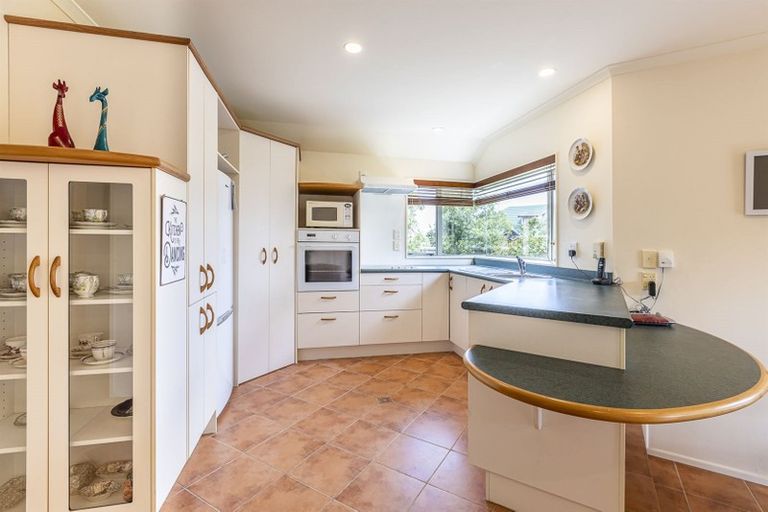 Photo of property in 20 Ruapehu Drive, Fitzherbert, Palmerston North, 4410