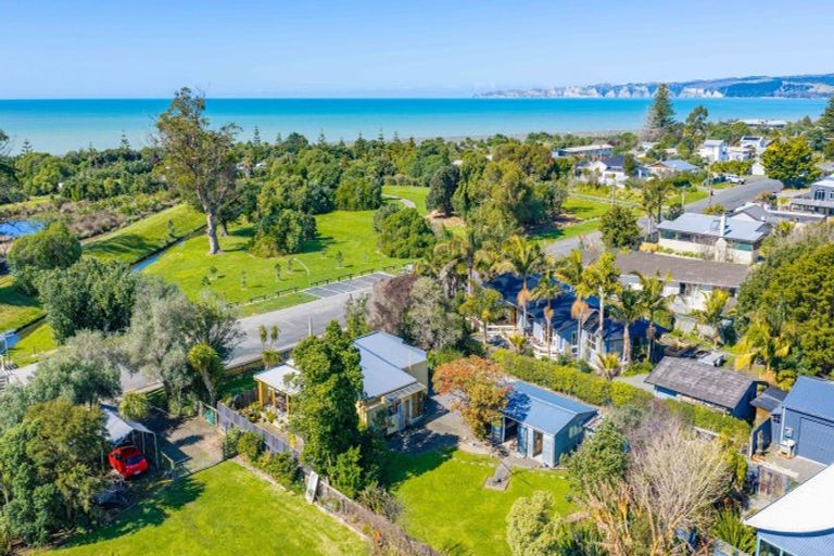 Photo of property in 27 Grange Road North, Haumoana, 4102