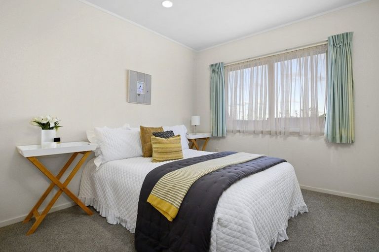 Photo of property in 1/33 Mellons Bay Road, Mellons Bay, Auckland, 2014