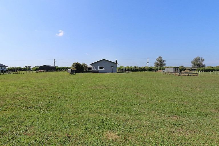 Photo of property in 357 Ketemarae Road, Hawera, 4675