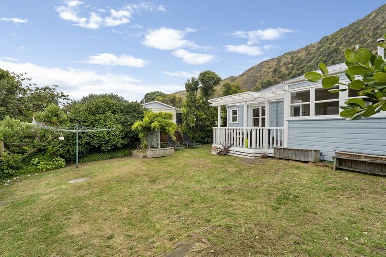 Photo of property in 11 Tilley Road, Paekakariki, 5034