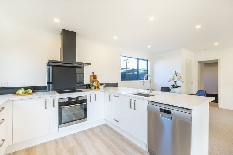 Photo of property in 11 Waiwhetu Road, Waiwhetu, Lower Hutt, 5010