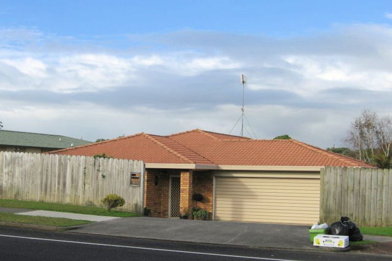 Photo of property in 69 Gosford Drive, Botany Downs, Auckland, 2010
