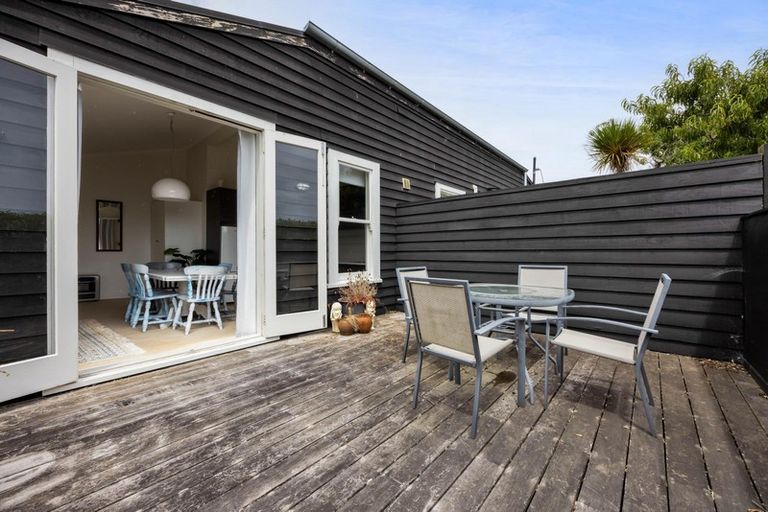 Photo of property in 77 Eliot Street, New Plymouth, 4310