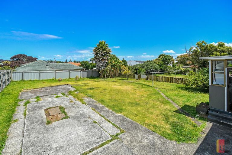 Photo of property in 21 Rogers Road, Manurewa, Auckland, 2102