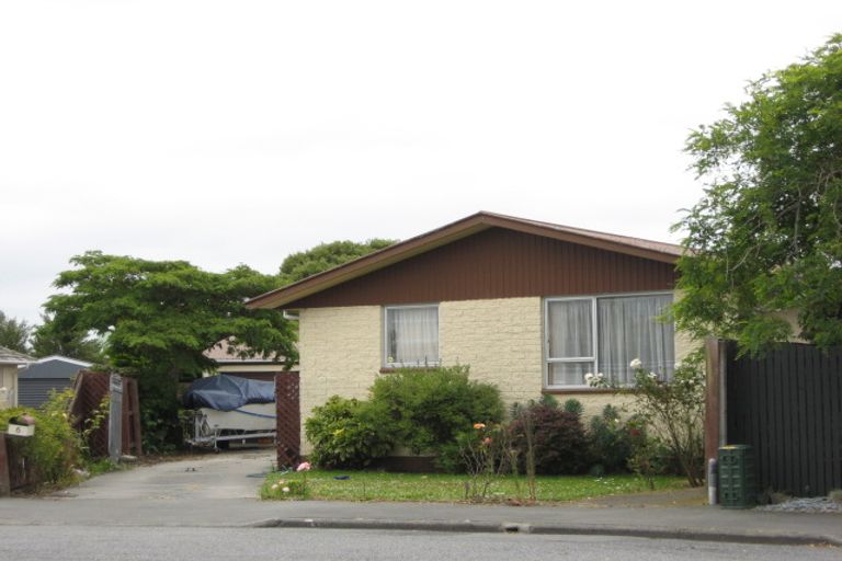 Photo of property in 6 Cowper Place, Avondale, Christchurch, 8061