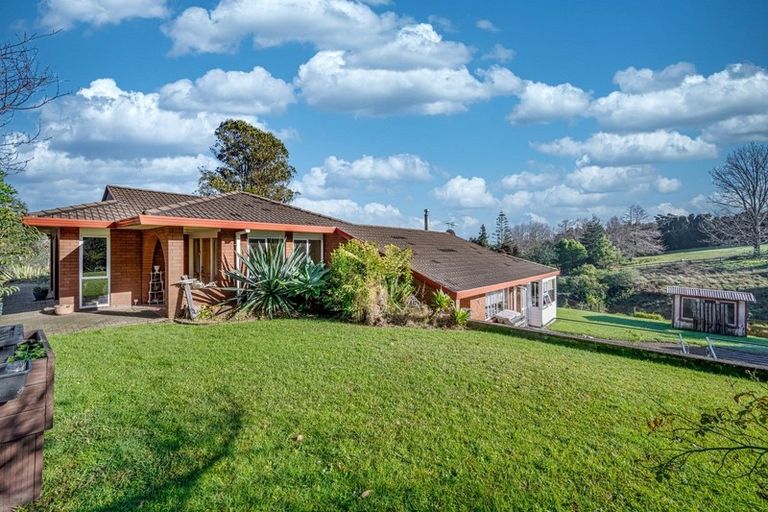 Photo of property in 94 Browns Lane, Flat Bush, Auckland, 2016