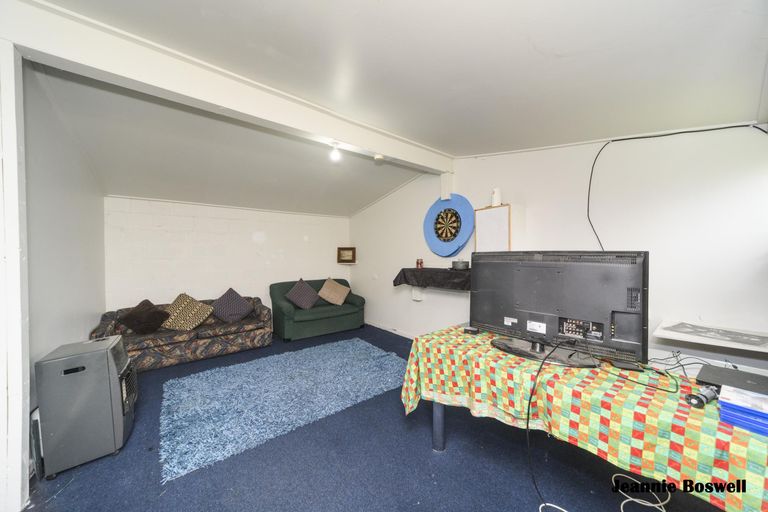 Photo of property in 6 Pukatea Place, Milson, Palmerston North, 4414