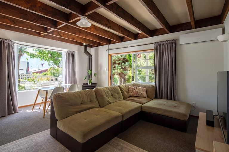 Photo of property in 16a Greenstone Place, Fernhill, Queenstown, 9300