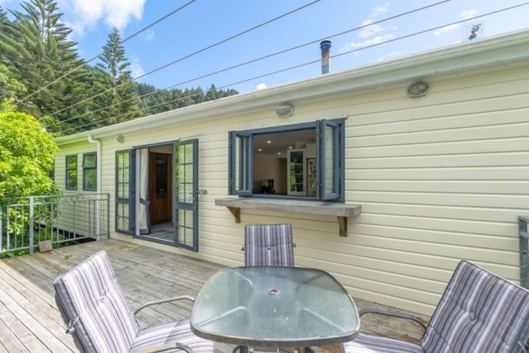 Photo of property in 9a Greer Crescent, Tawa, Wellington, 5028