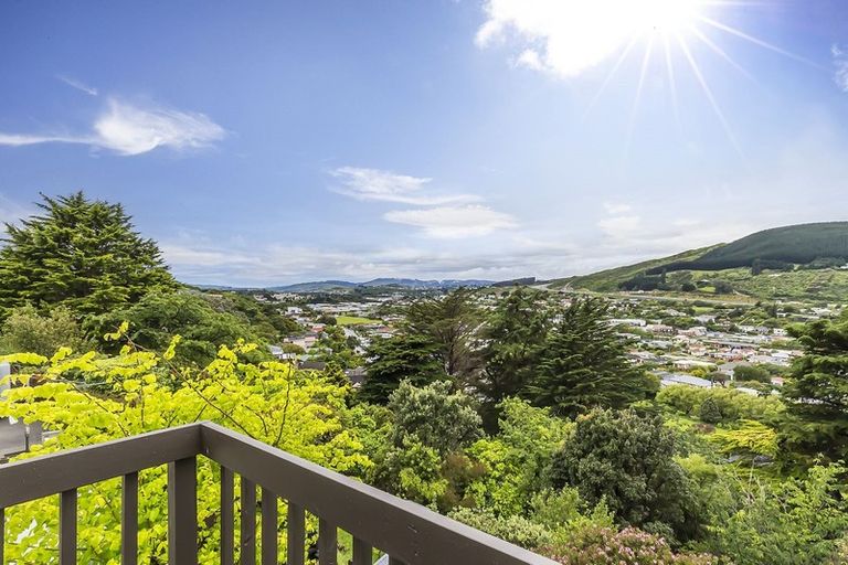 Photo of property in 51 Fyvie Avenue, Tawa, Wellington, 5028