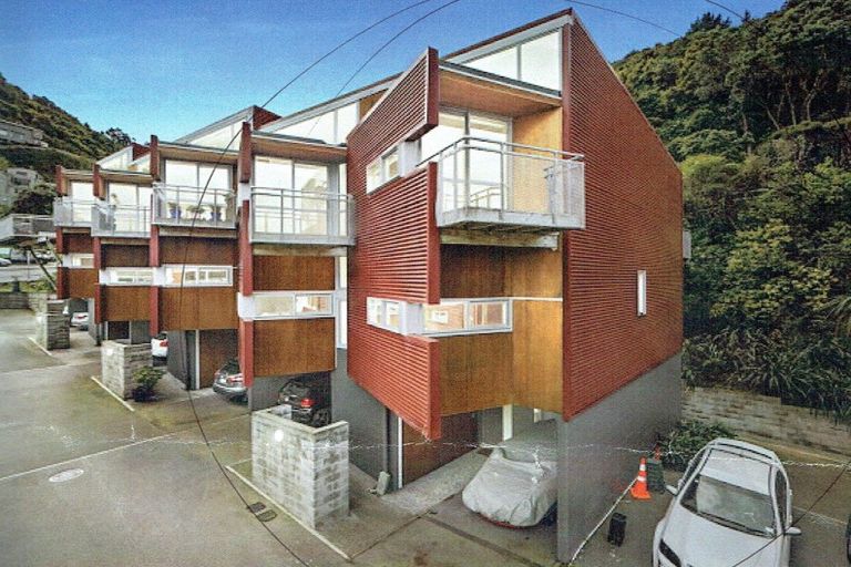 Photo of property in 6/2 Onslow Road, Khandallah, Wellington, 6035