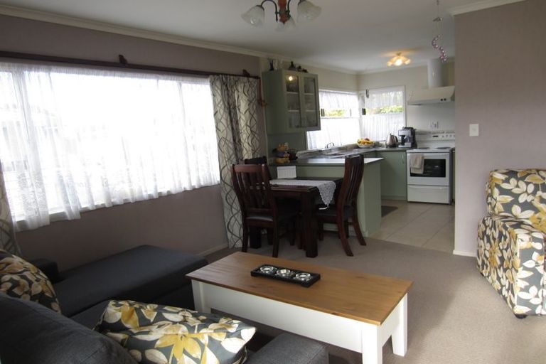 Photo of property in 1/36 Pukeroa Place, Papakura, 2110